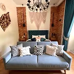 Apartment Brick Castle - Ulrich